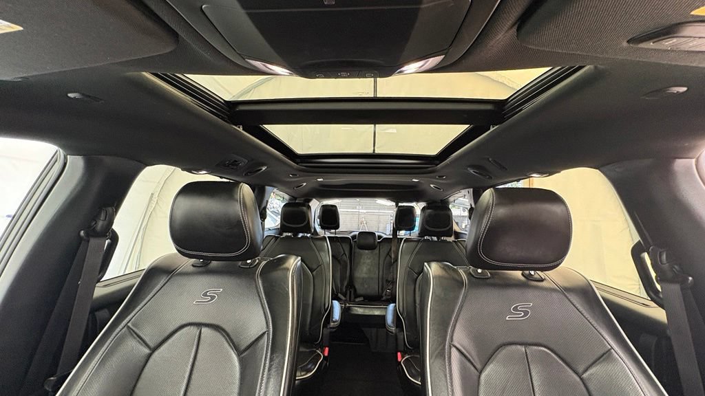 Used 2023 Chrysler Pacifica Limited w/ Uconnect Theater Family Group AWD/4WD image 43