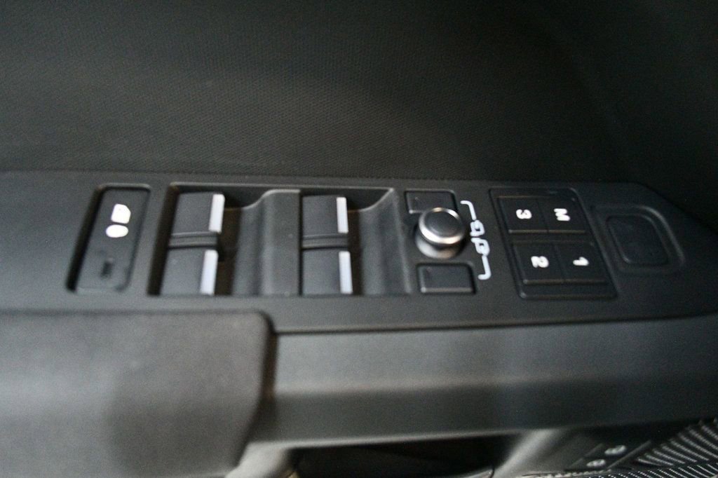 Used 2023 Land Rover Defender 110 X-Dynamic SE image 61