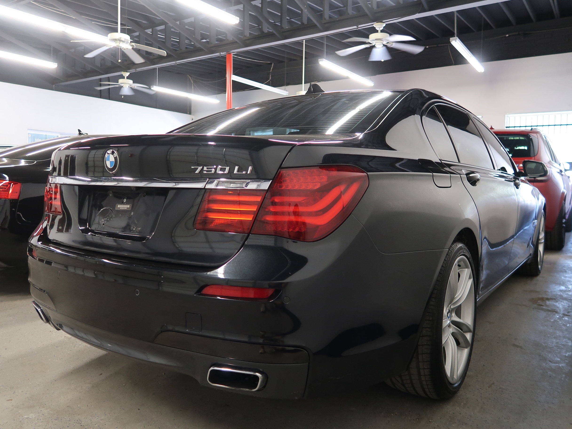 Used 2015 BMW 750Li image 8