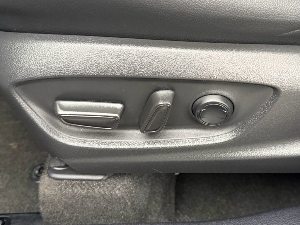 Certified 2023 Toyota Corolla Cross XLE image 18