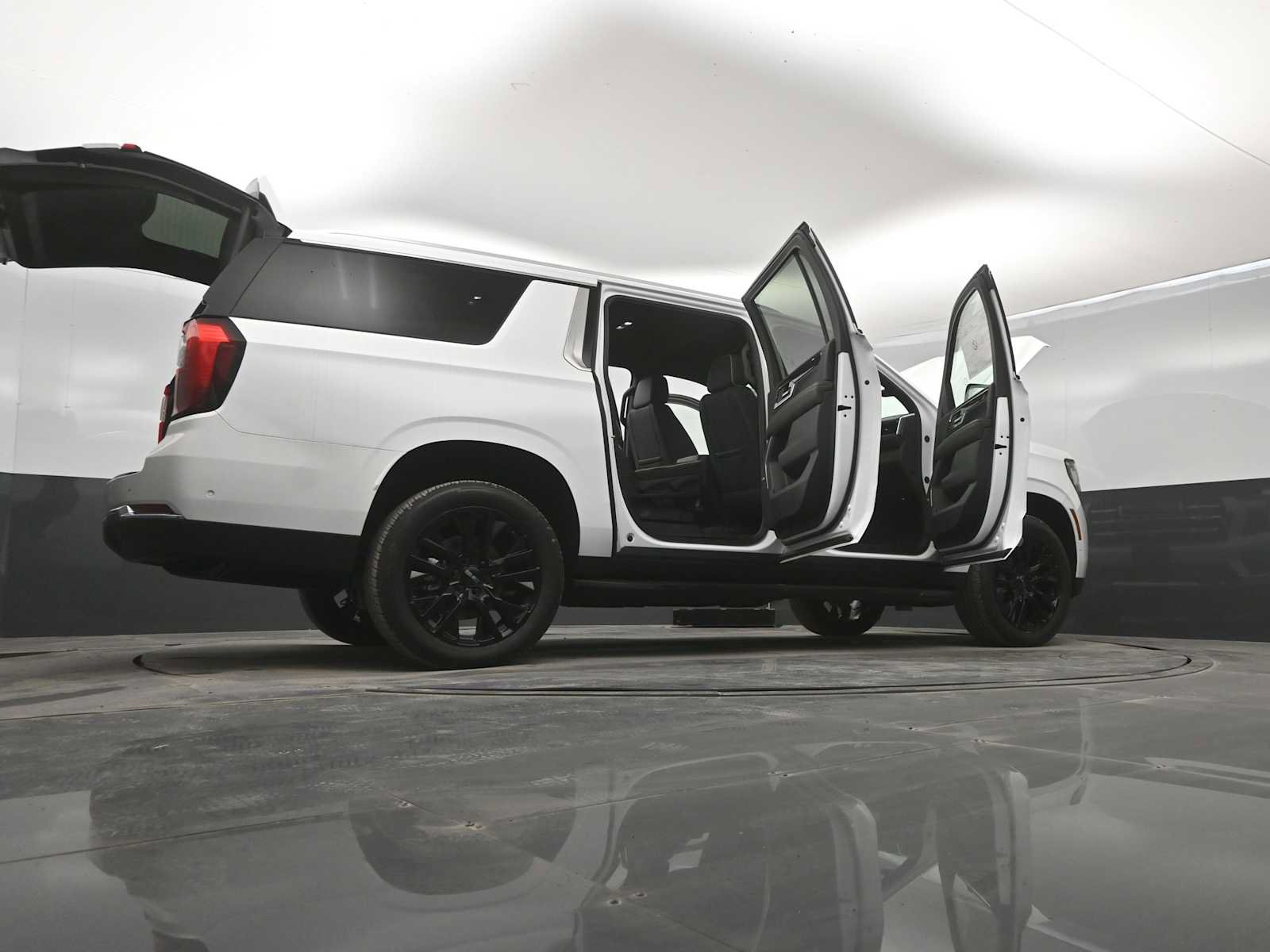 New 2026 GMC Yukon XL Elevation w/ LPO, Elevation Black Package AWD/4WD image 44