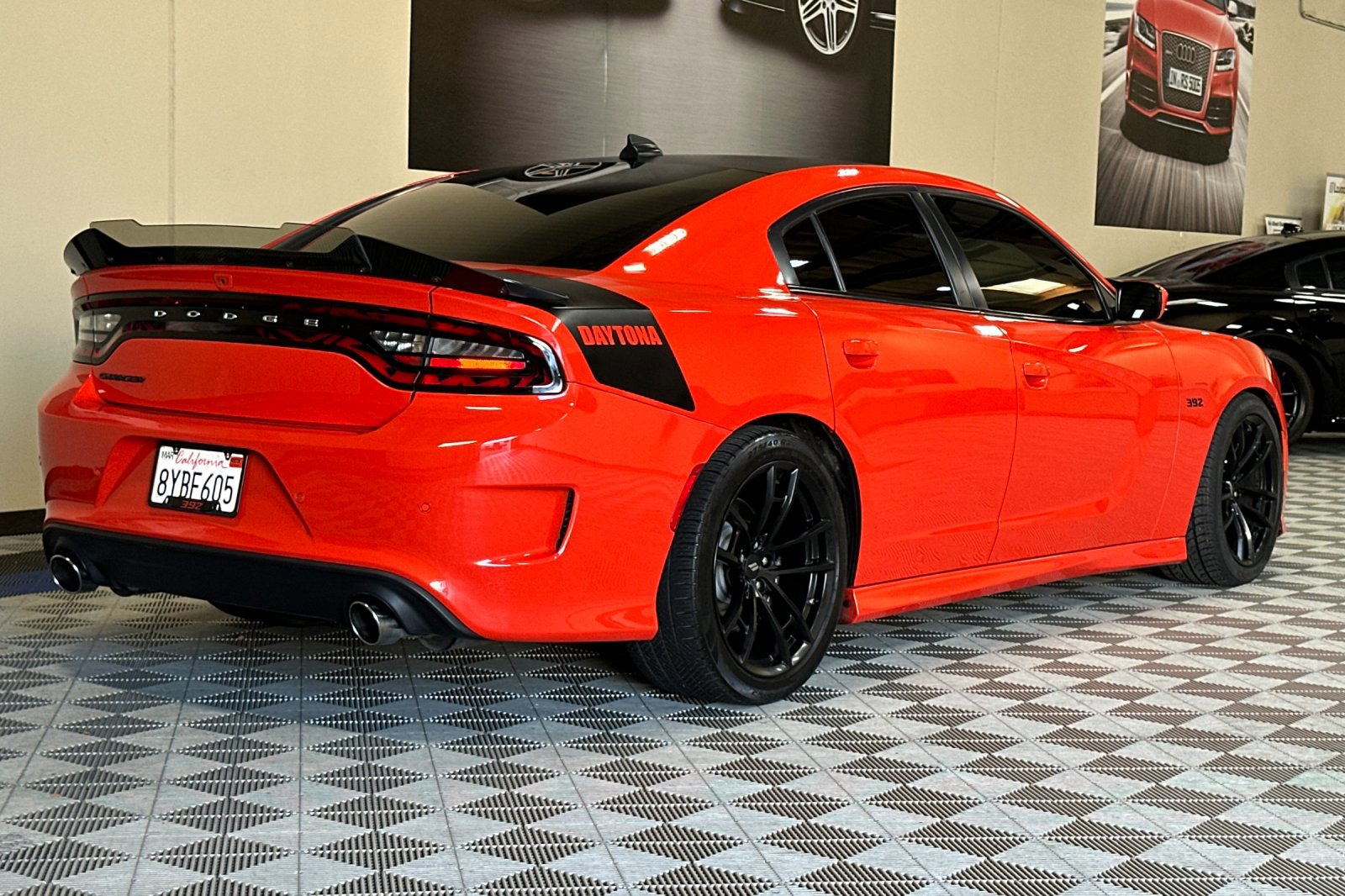 Used 2017 Dodge Charger R/T image 4