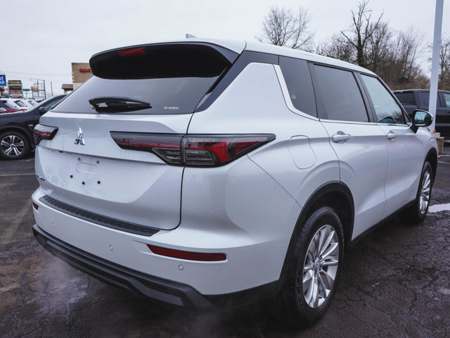 New 2026 Mitsubishi Outlander ES image 5