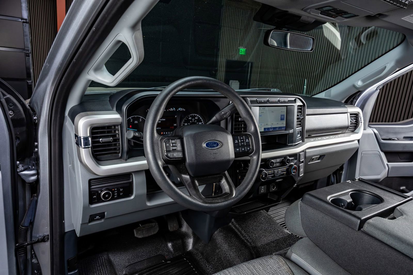 Used 2023 Ford F350 XLT w/ FX4 Off-Road Package image 17