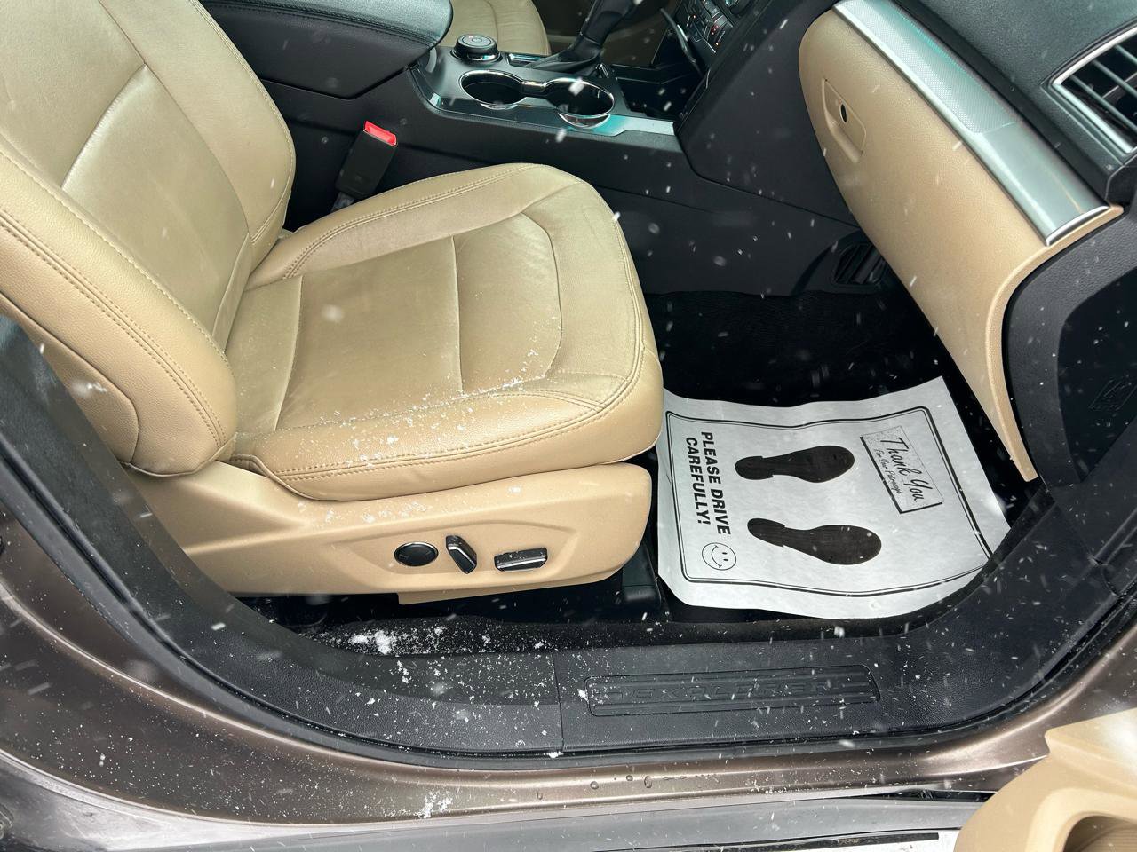 Used 2016 Ford Explorer XLT w/ Equipment Group 202A image 12