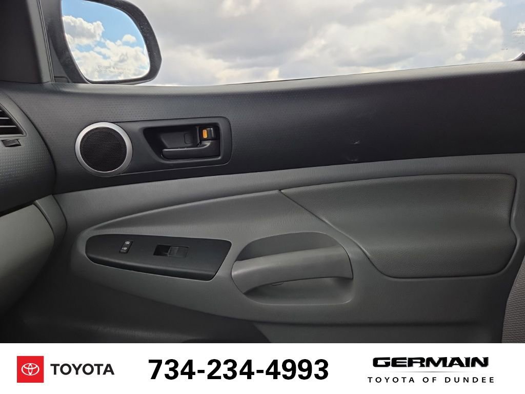 Used 2013 Toyota Tacoma 4x4 Access Cab w/ SR5 Pkg image 23