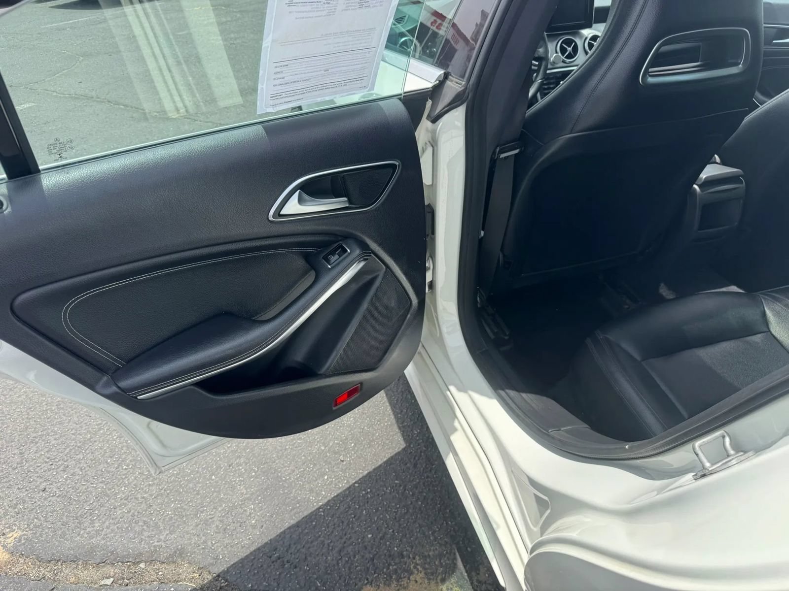 Used 2014 Mercedes-Benz CLA 250 image 21