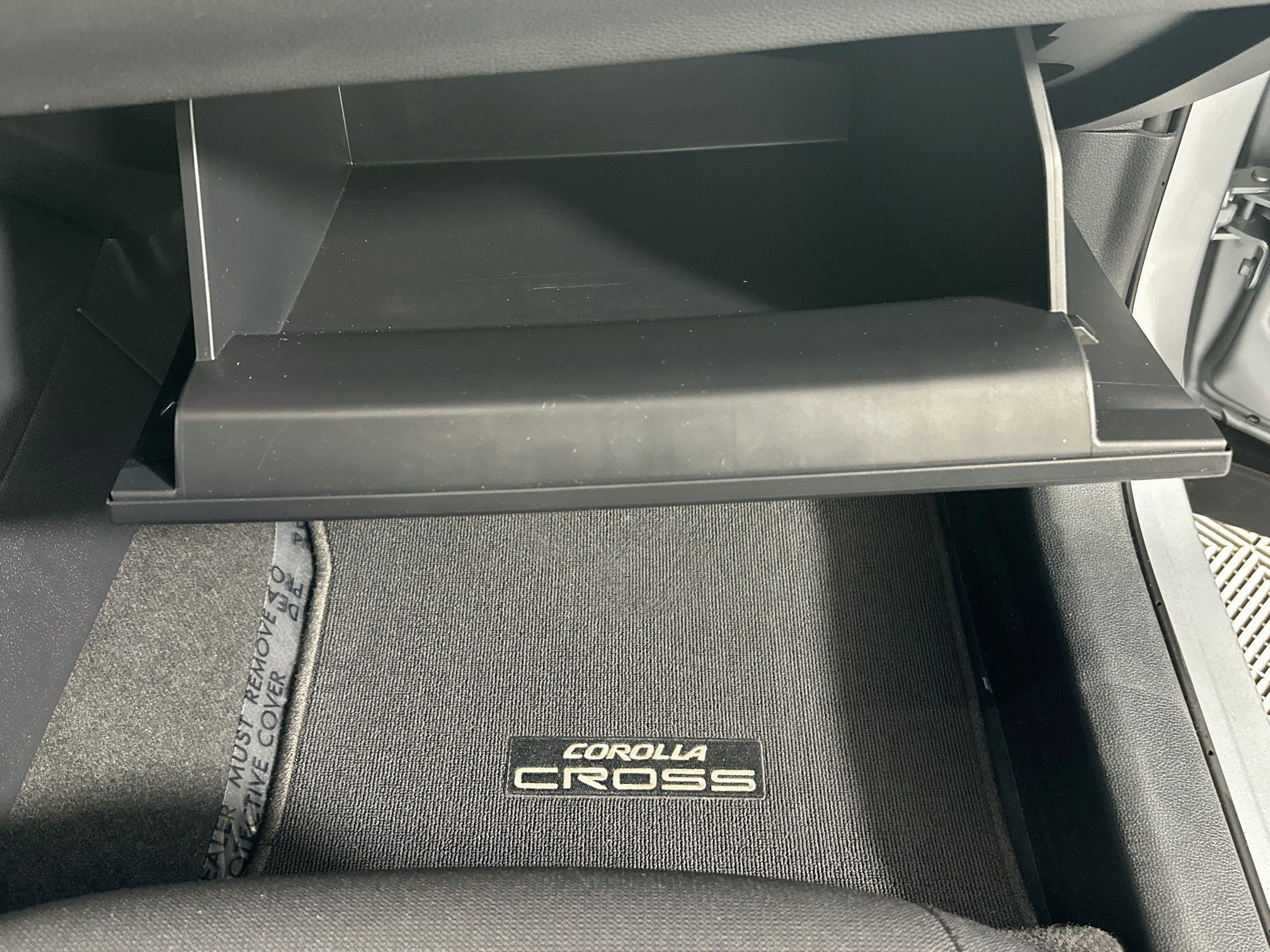 Certified 2024 Toyota Corolla Cross LE w/ Moonroof Package FWD image 32