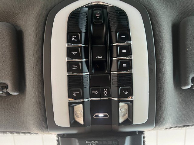 Used 2016 Porsche Macan S AWD/4WD image 29