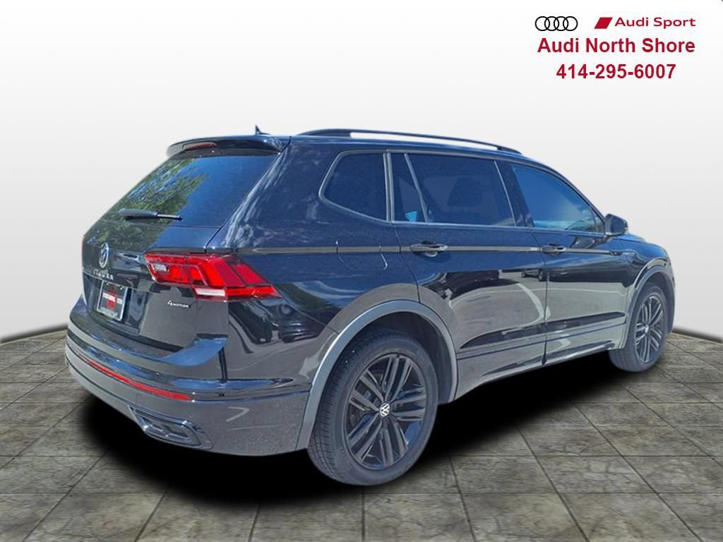 Used 2022 Volkswagen Tiguan SE R-Line AWD/4WD image 2