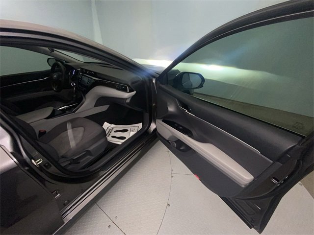 Used 2020 Toyota Camry LE image 24