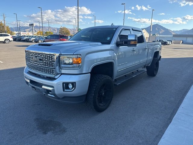 Used 2019 GMC Sierra 3500 Denali w/ Duramax Plus Package image 3