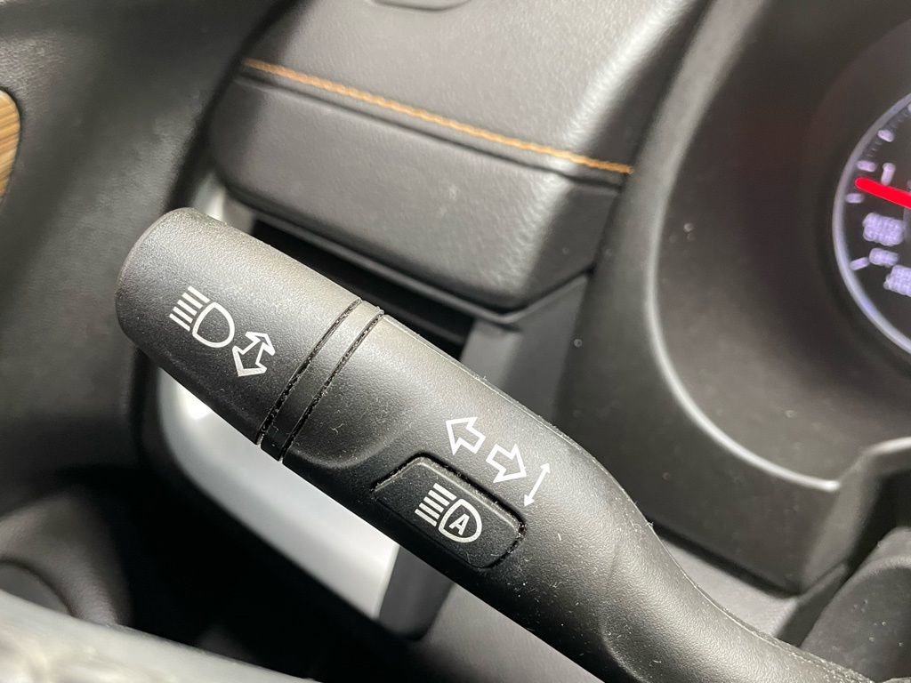 Used 2021 GMC Terrain SLE w/ Elevation Edition image 22