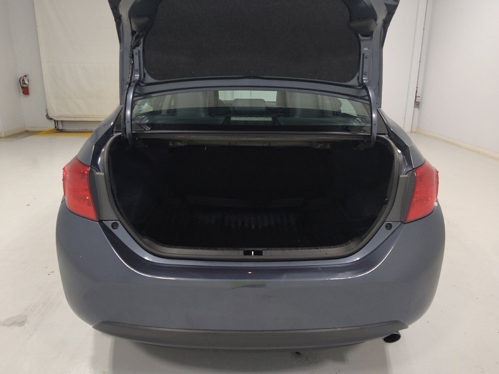 Used 2017 Toyota Corolla SE image 29