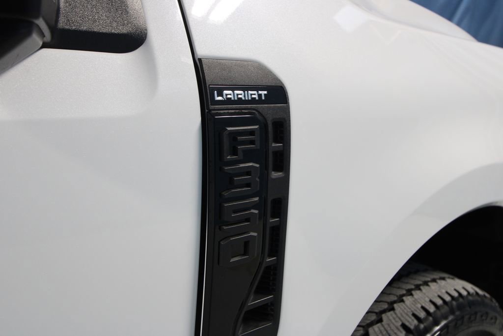Used 2025 Ford F350 Lariat w/ Black Appearance Package image 41