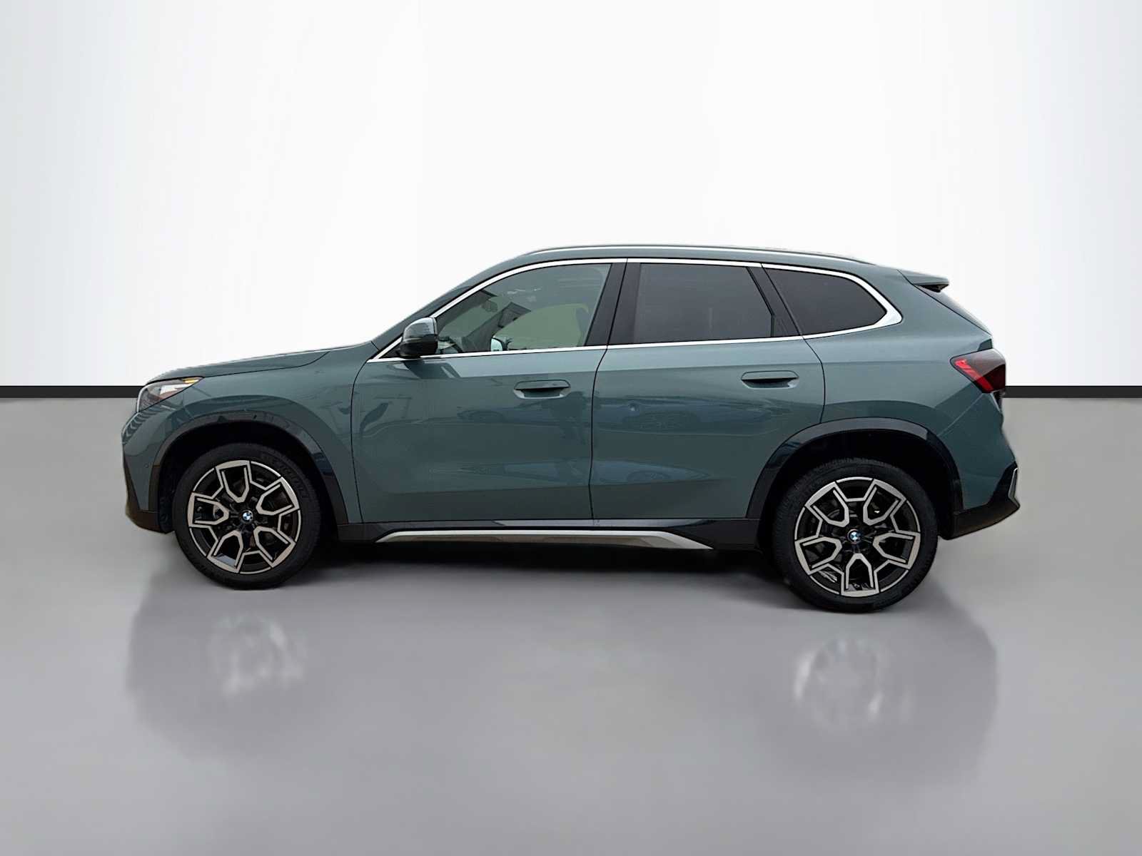 Certified 2026 BMW X1 xDrive28i AWD/4WD image 5