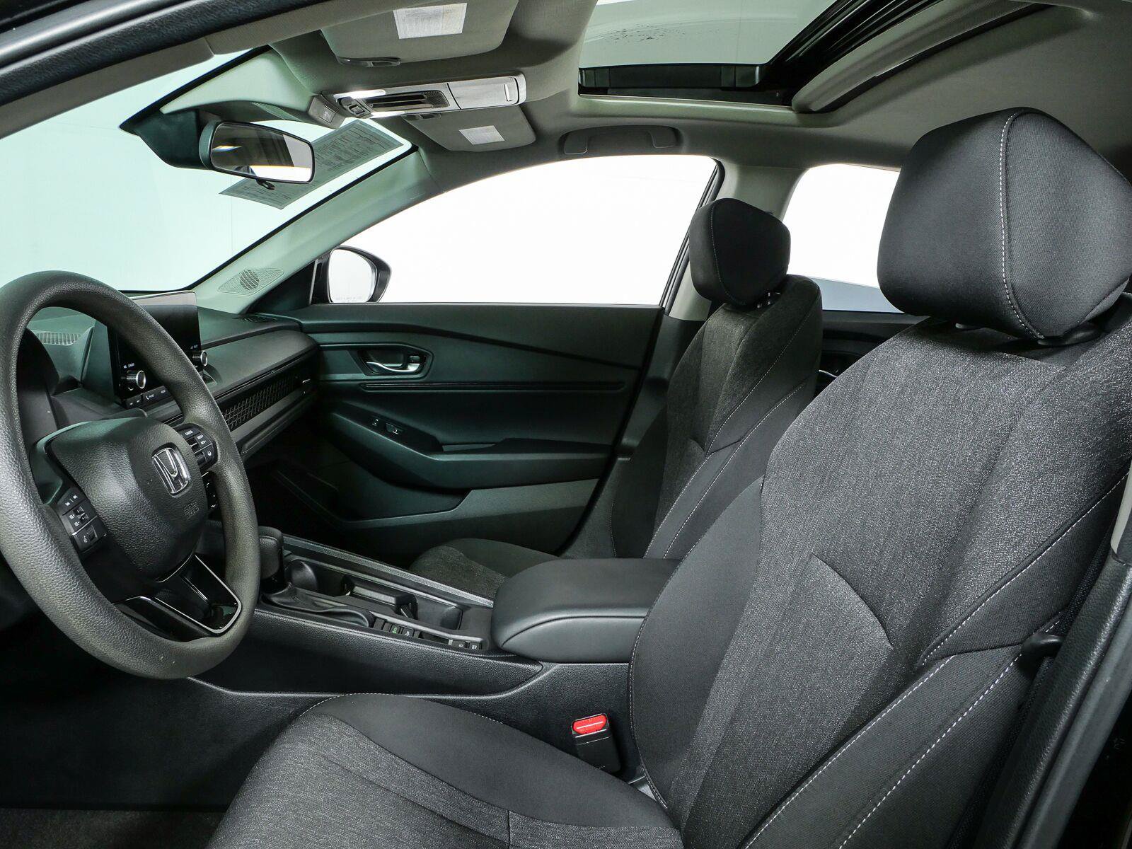 Used 2025 Honda Accord SE image 5
