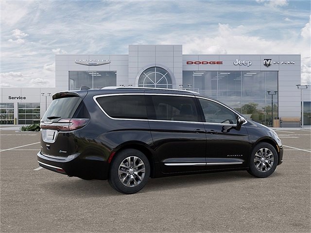 New 2026 Chrysler Pacifica Pinnacle image 4