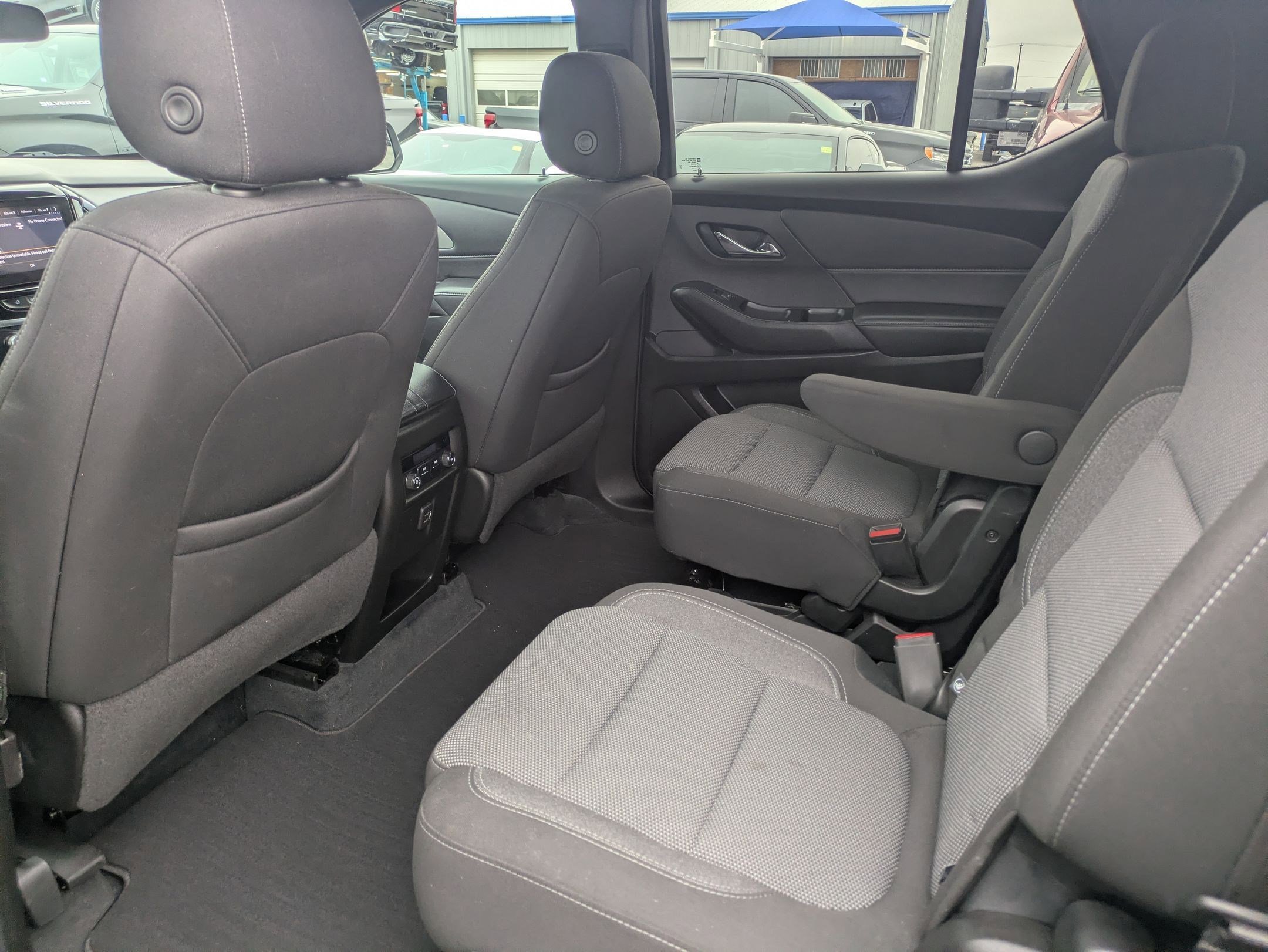 Used 2022 Chevrolet Traverse LT image 12