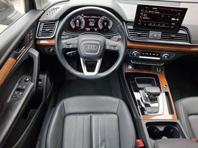 Used 2023 Audi Q5 2.0T Premium Plus w/ Premium Plus Package AWD/4WD image 11