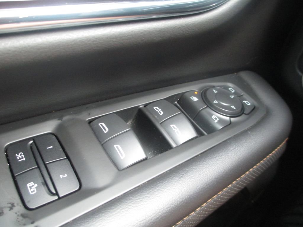 Used 2022 GMC Yukon AT4 AWD/4WD image 31