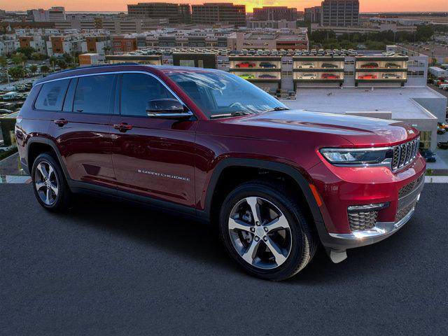 Certified 2025 Jeep Grand Cherokee L Limited w/ Trailer Tow Package AWD/4WD image 1
