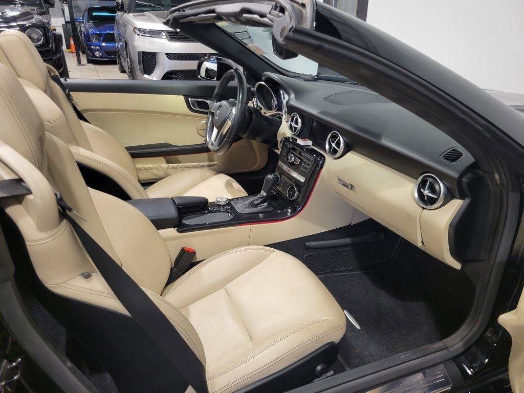 Used 2015 Mercedes-Benz SLK 350 image 27