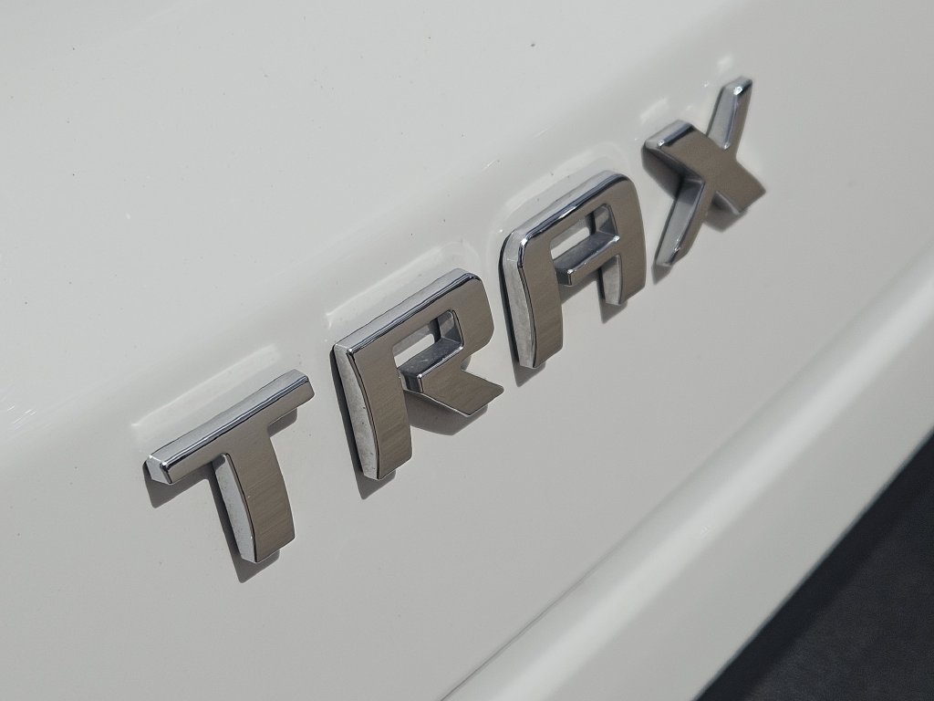 Used 2025 Chevrolet Trax ACTIV FWD image 11