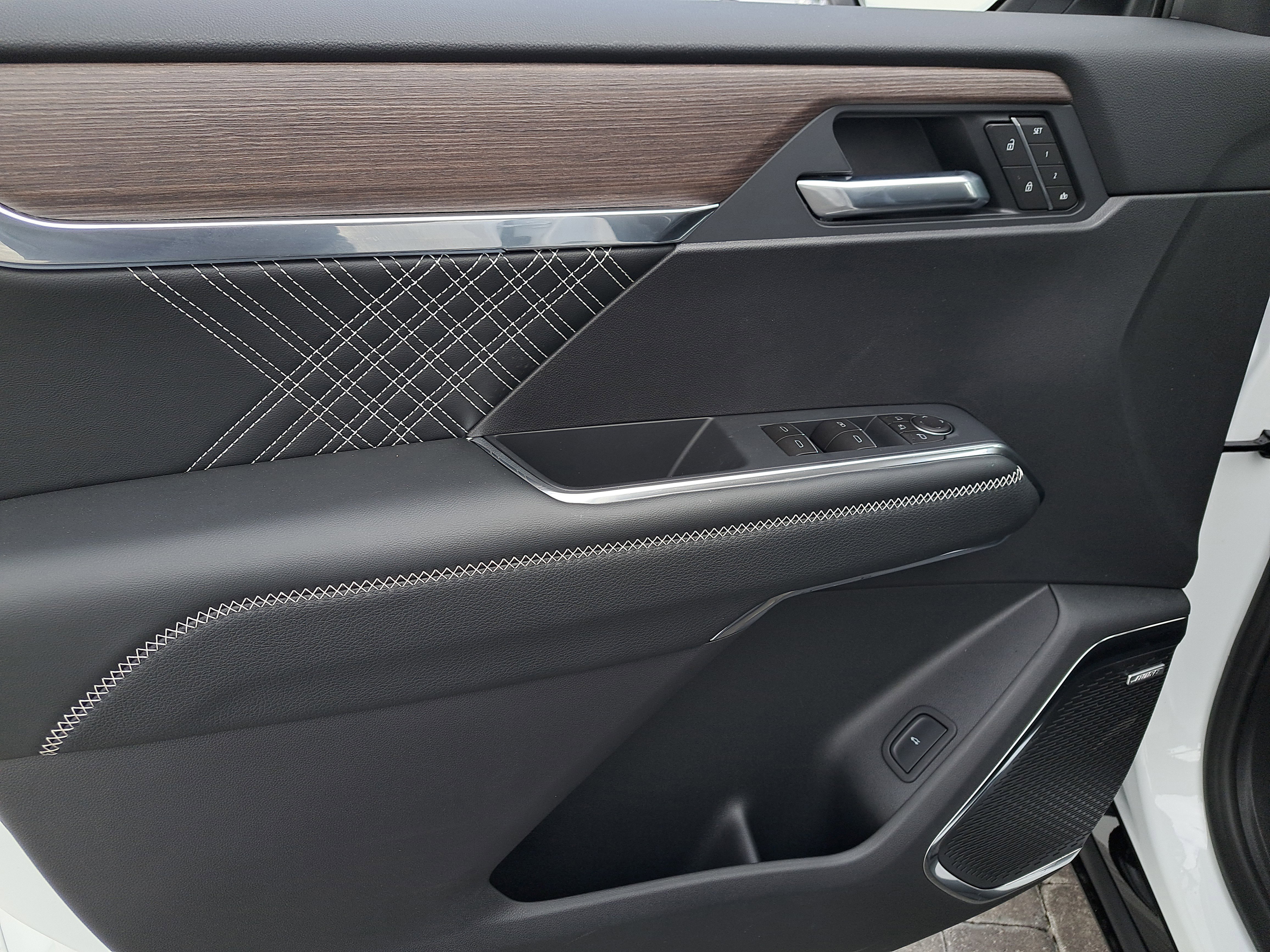 New 2026 GMC Acadia Denali w/ Super Cruise Package image 19