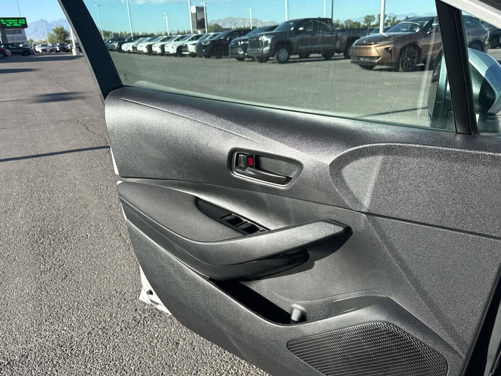 Used 2024 Toyota Corolla LE FWD image 12