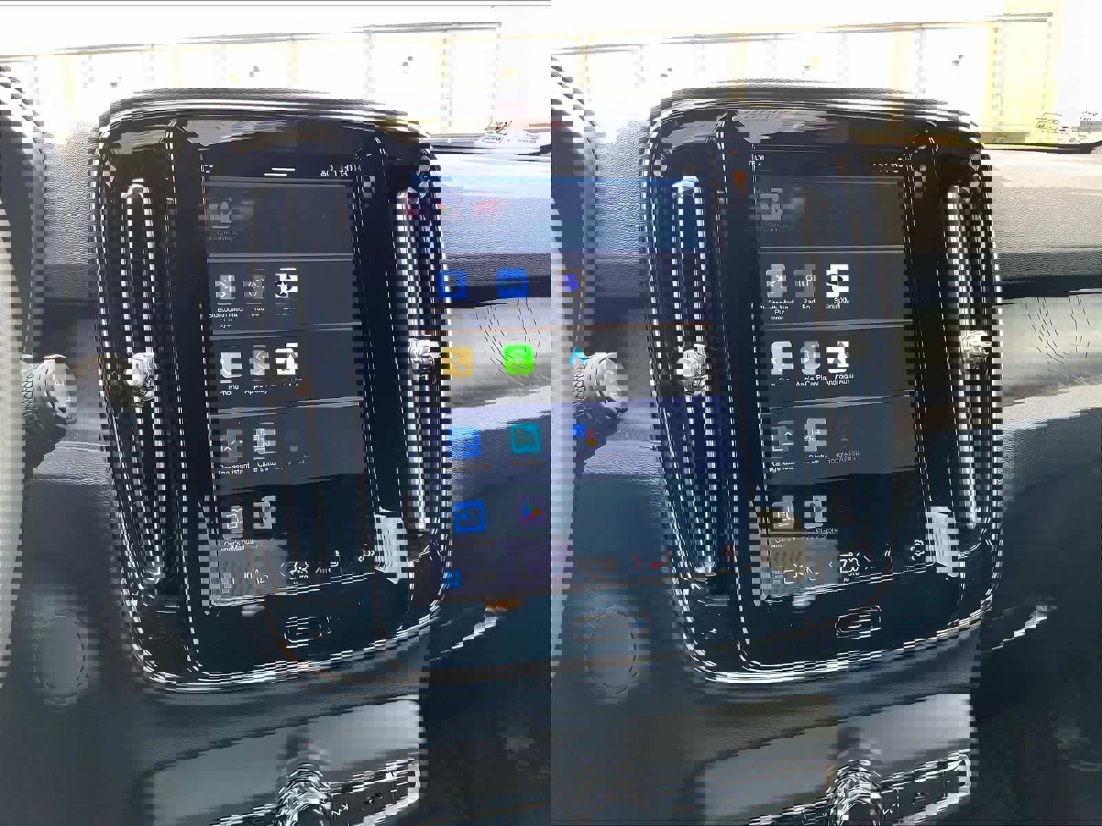 Used 2023 Volvo XC40 Recharge Core w/ Protection Package Premier image 35