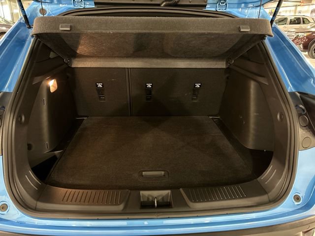 Used 2025 Chevrolet Trax RS w/ Sunroof Package image 27