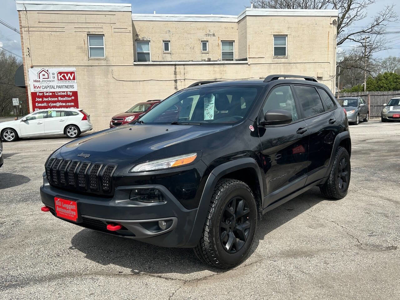 Used 2016 Jeep Cherokee Trailhawk w/ Cold Weather Group image 2
