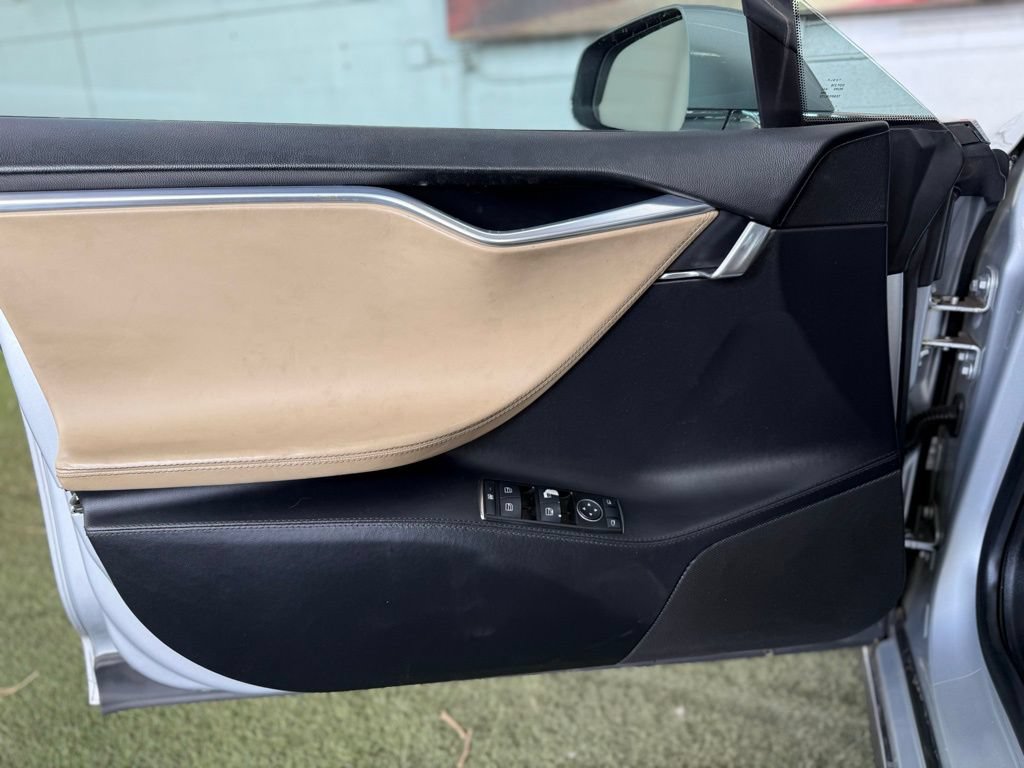 Used 2012 Tesla Model S Signature Performance RWD image 31