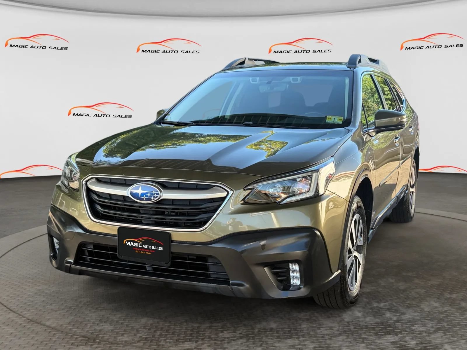 Used 2021 Subaru Outback Premium AWD/4WD image 1