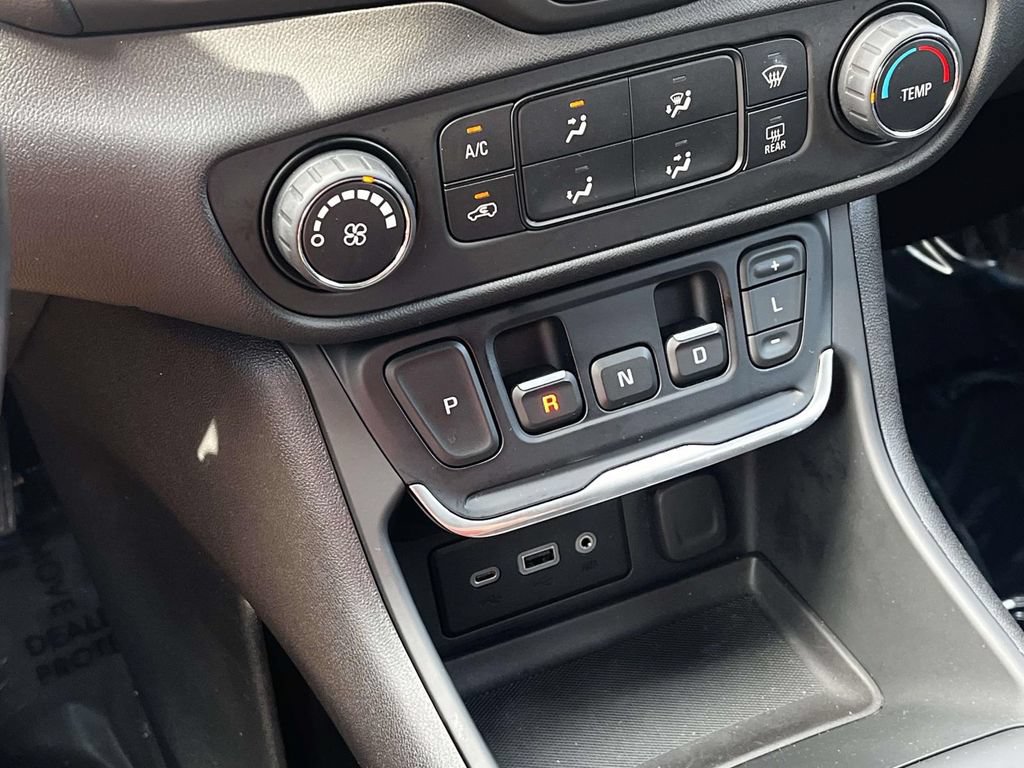 Certified 2021 GMC Terrain SLE w/ LPO, Floor Liner Package AWD/4WD image 28