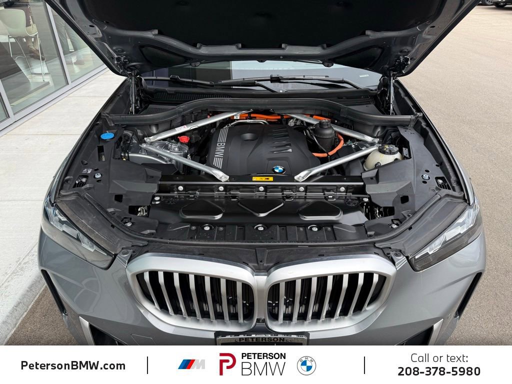 Used 2025 BMW X5 xDrive50e image 11