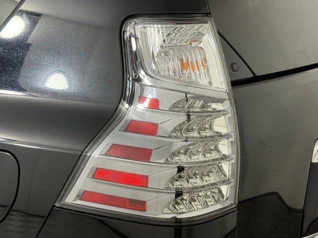 Used 2018 Lexus GX 460 Premium w/ Premium Package AWD/4WD image 13