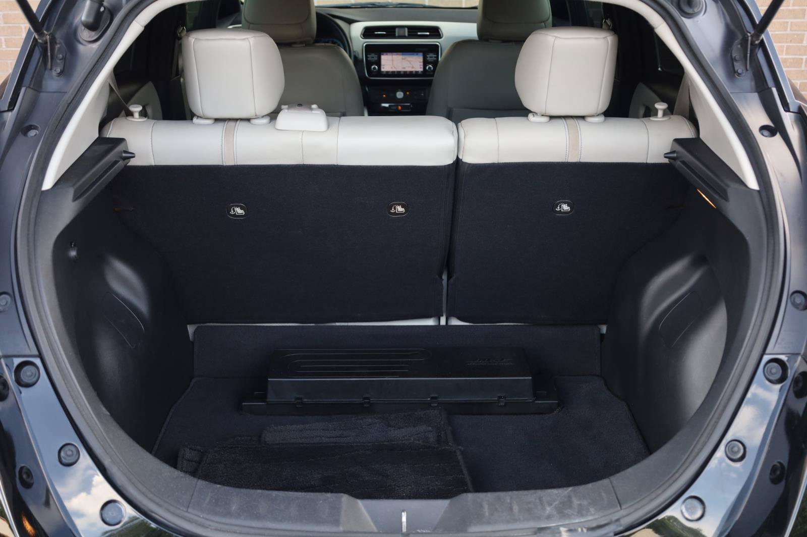 Used 2018 Nissan Leaf SL w/ SL Technology Package FWD image 10