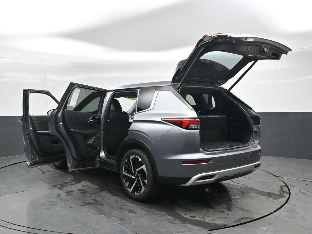 Used 2024 Mitsubishi Outlander SE image 53
