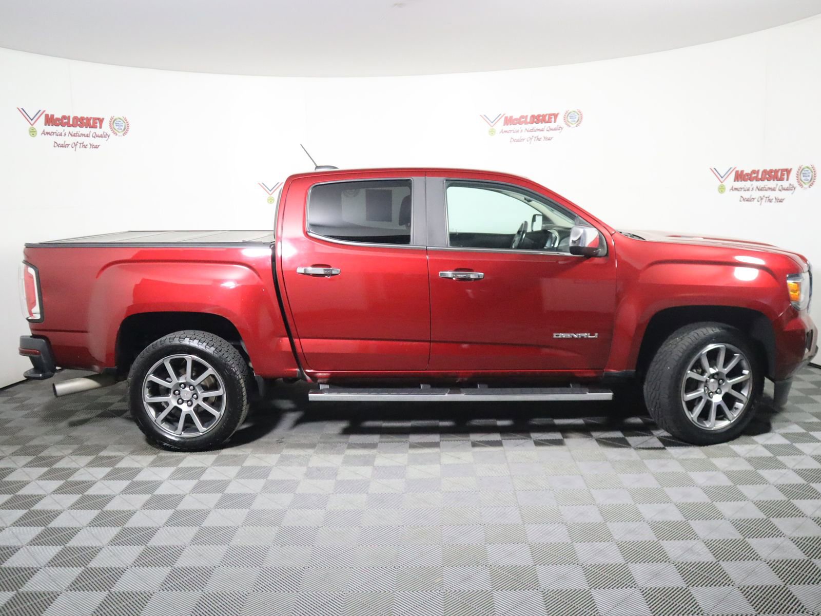 Used 2018 GMC Canyon Denali AWD/4WD image 3