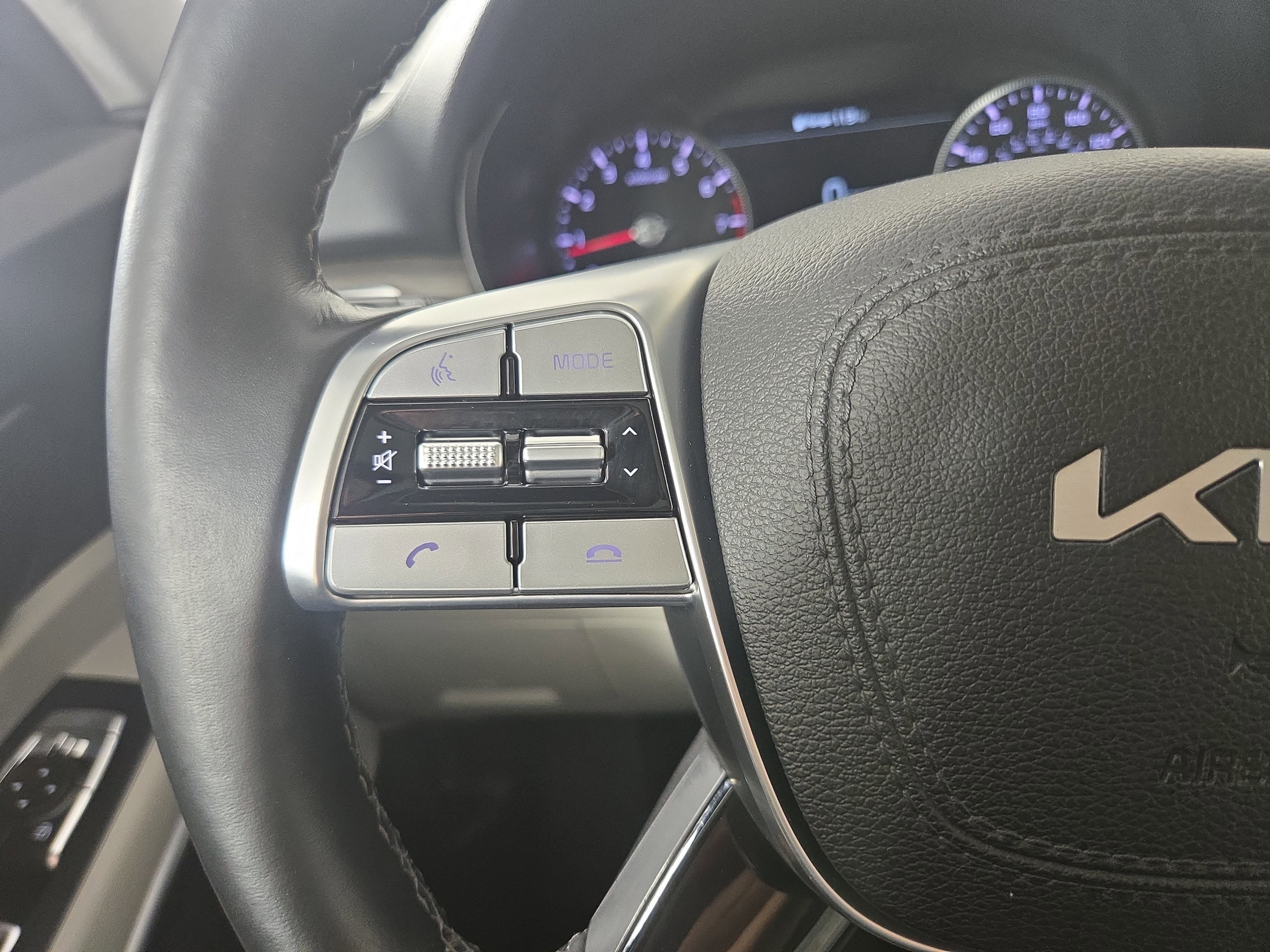 Used 2022 Kia Telluride SX w/ SX Prestige Package image 15