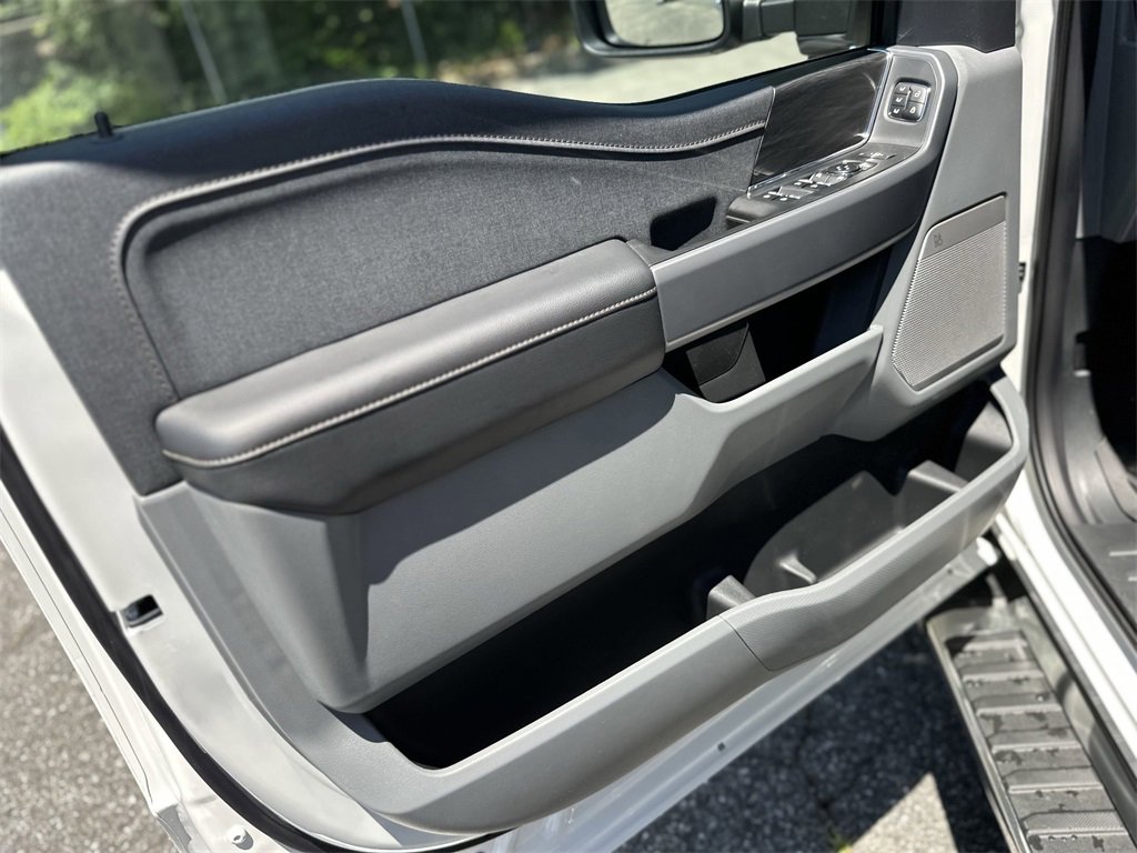 New 2025 Ford F150 Lariat w/ Equipment Group 502A High image 19