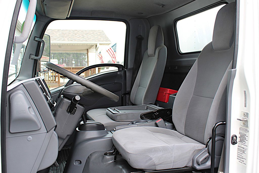 Used 2019 Isuzu NPR image 20