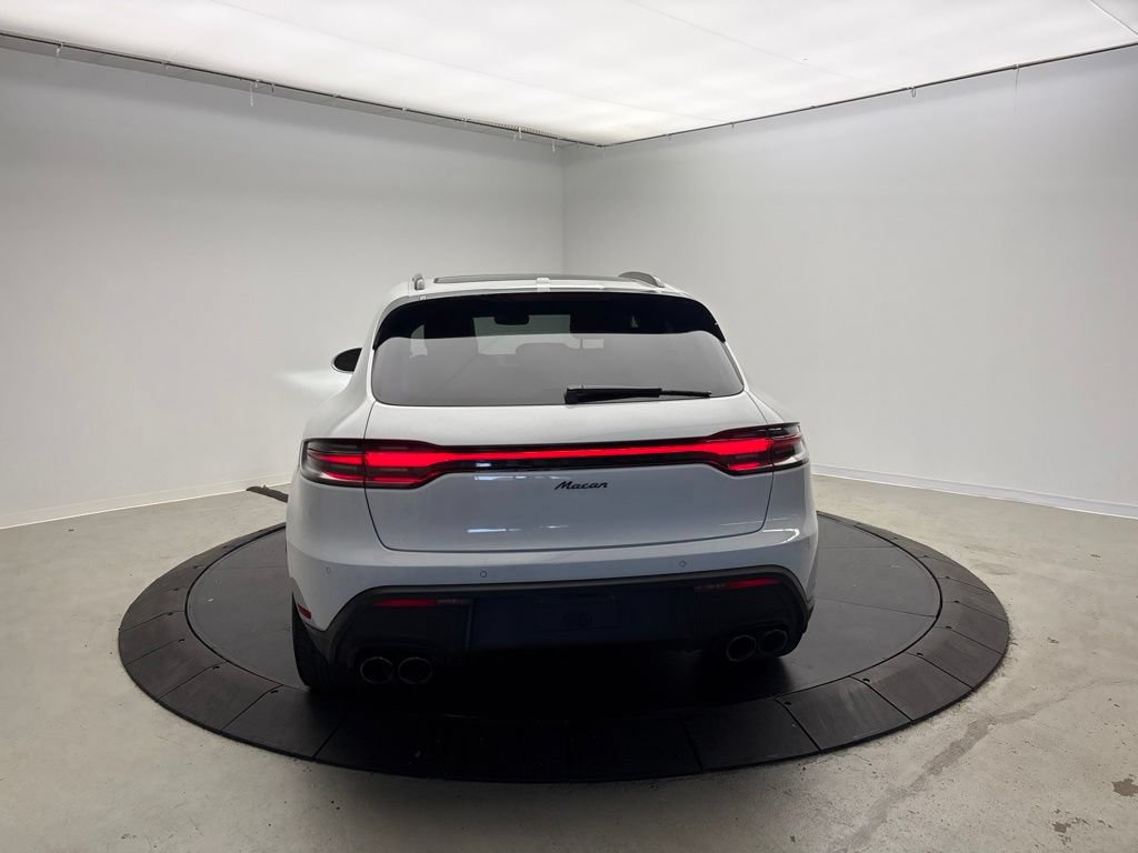 Certified 2023 Porsche Macan AWD/4WD image 4