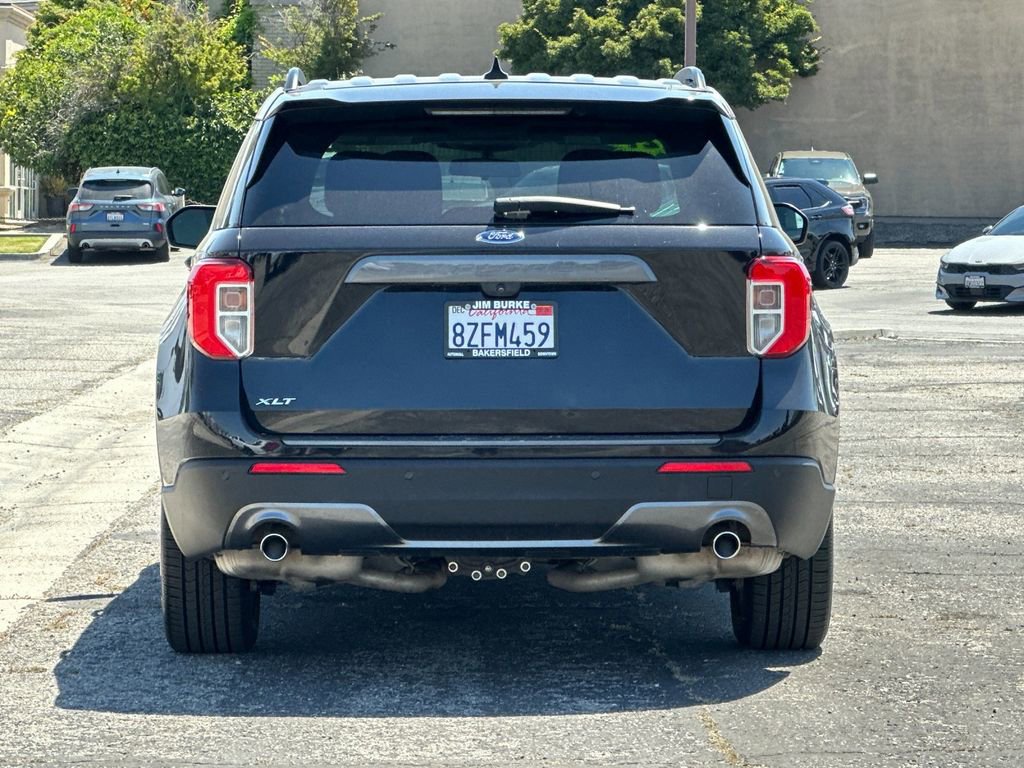 Certified 2021 Ford Explorer XLT w/ Equipment Group 202A RWD image 4