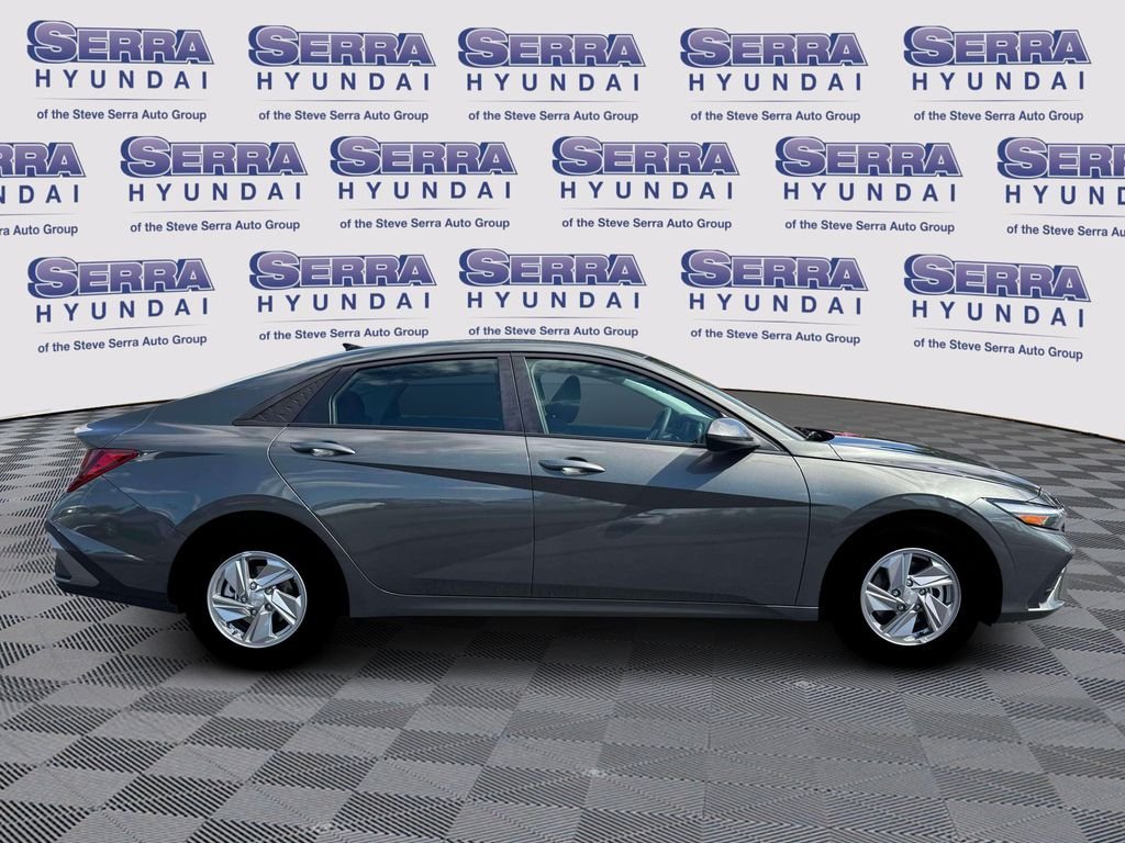 New 2026 Hyundai Elantra SE FWD image 9