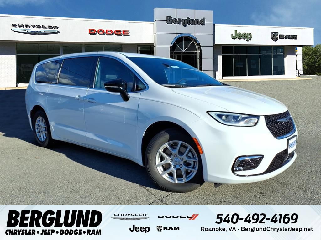 New 2026 Chrysler Pacifica Select