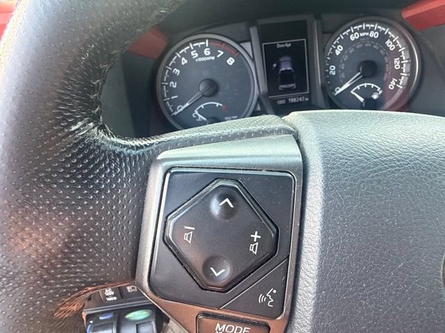 Used 2018 Toyota Tacoma TRD Off-Road w/ Technology Package AWD/4WD image 29
