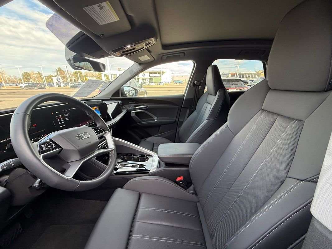 Used 2025 Audi Q5 Premium Plus w/ Premium Plus image 13